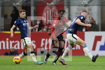 2022-03-01 - Rafael Leao of AC Milan in action during the Coppa Italia 2021/22 football match between AC Milan and FC Internazionale at Giuseppe Meazza Stadium, Milan, Italy on March 01, 2022 - AC MILAN VS FC INTERNAZIONALE - ITALIAN CUP - SOCCER