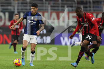 2022-03-01 - Joaquin Correa of FC Internazionale in action during the Coppa Italia 2021/22 football match between AC Milan and FC Internazionale at Giuseppe Meazza Stadium, Milan, Italy on March 01, 2022 - AC MILAN VS FC INTERNAZIONALE - ITALIAN CUP - SOCCER