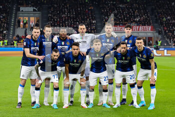 2022-03-01 - Team of FC Internazionale line up during the Coppa Italia 2021/22 football match between AC Milan and FC Internazionale at Giuseppe Meazza Stadium, Milan, Italy on March 01, 2022 - AC MILAN VS FC INTERNAZIONALE - ITALIAN CUP - SOCCER