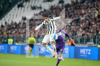 2022-04-20 - Alex Sandro of Juventus Fc during the Italian Cup, Coppa Italia, semi-finals 2nd leg football match between Juventus FC and ACF Fiorentina on April 20, 2022 at Allianz stadium in Turin, Italy - JUVENTUS FC VS ACF FIORENTINA - ITALIAN CUP - SOCCER