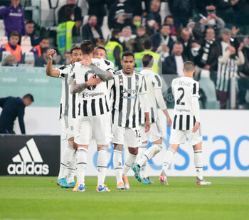 2022-04-20 - Federico Bernardeschi of Juventus Fc celebrating with team mates after scoring a goal during the Italian Cup, Coppa Italia, semi-finals 2nd leg football match between Juventus FC and ACF Fiorentina on April 20, 2022 at Allianz stadium in Turin, Italy - JUVENTUS FC VS ACF FIORENTINA - ITALIAN CUP - SOCCER