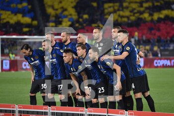 2022-05-11 - ROME, ITALY - May 11 : Players of Inter Milan FC pose a photo before  the   Italian Cup final soccer match between     FC Juventus and Inter Milan FC at Stadio Olimpico on May 11,2022 in Rome,Italy - FINAL 2021/2022 - JUVENTUS FC VS INTER - FC INTERNAZIONALE - ITALIAN CUP - SOCCER