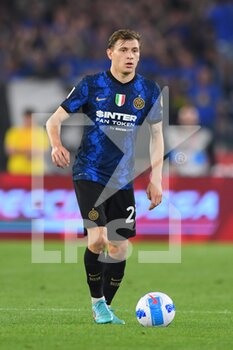 2022-05-11 - ROME, ITALY  - May 11 : Nicolo' Barella of Inter Milan FC in Action during the   Italian Cup final  soccer match between   FC Juventus and Inter Milan FC at Stadio Olimpico on May 11,2022 in Rome,Italy.  - FINAL 2021/2022 - JUVENTUS FC VS INTER - FC INTERNAZIONALE - ITALIAN CUP - SOCCER