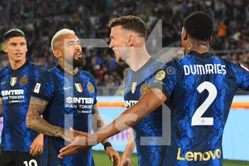 2022-05-11 - ROME, ITALY - May 11 : Ivan Perisic  of Inter Milan FC celebrates with his team mates after scoring the goal during the  Italian Cup final soccer match between  FC Juventus  and Inter Milan FC at Stadio Olimpico on May 11,2022 in Rome, Italy.  - FINAL 2021/2022 - JUVENTUS FC VS INTER - FC INTERNAZIONALE - ITALIAN CUP - SOCCER
