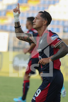 2022-08-05 - Gianluca Lapadula (Cagliari )jubilates after gol 2-2 
 during the Italian Cup 2022-23  Match of Cagliari Calcio Vs Perugia on 5 August 2022 at the Unipol Domus Stadium, Cagliari, Italy 


 - CAGLIARI CALCIO VS AC PERUGIA - ITALIAN CUP - SOCCER
