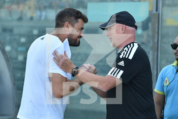 2022-08-06 - Head coach of Brescia Pep Clotet and Head coach of Pisa Rolando Maran before the beginning of th match - AC PISA VS BRESCIA CALCIO - ITALIAN CUP - SOCCER