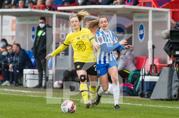2022-01-23 - Brighton & Hove Albion Women's Midfielder Kayleigh Green (15) and Chelsea Women's Midfielder Erin Cuthbert (22) during the Women's English championship, FA Women's Super League football match between Brighton and Hove Albion and Chelsea on January 23, 2022 at The People's Pension Stadium, Crawley, England - BRIGHTON AND HOVE ALBION VS CHELSEA - ENGLISH FA WOMEN'S SUPER LEAGUE - SOCCER