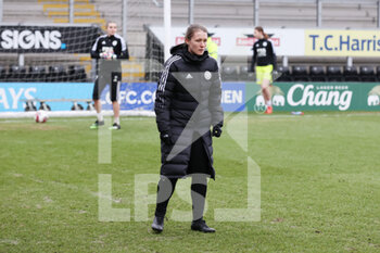 2022-01-23 - Leicester City manager Lydia Bedford during the warm up before the Women's English championship, FA Women's Super League football match between Leicester CIty and Aston Villa on January 23, 2022 at the Pirelli Stadium, Burton upon Trent, England - LEICESTER CITY VS ASTON VILLA - ENGLISH FA WOMEN'S SUPER LEAGUE - SOCCER