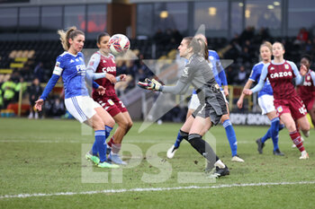 2022-01-23 - Leicester City Goalkeeper Demi Lambourne during the Women's English championship, FA Women's Super League football match between Leicester CIty and Aston Villa on January 23, 2022 at the Pirelli Stadium, Burton upon Trent, England - LEICESTER CITY VS ASTON VILLA - ENGLISH FA WOMEN'S SUPER LEAGUE - SOCCER