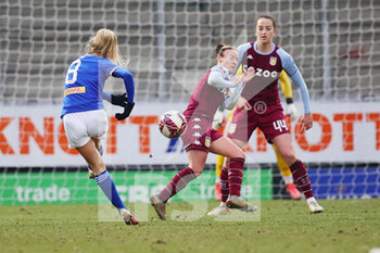 2022-01-23 - Leicester City Midfielder Molly Pike (8) shoots at goal during the Women's English championship, FA Women's Super League football match between Leicester CIty and Aston Villa on January 23, 2022 at the Pirelli Stadium, Burton upon Trent, England - LEICESTER CITY VS ASTON VILLA - ENGLISH FA WOMEN'S SUPER LEAGUE - SOCCER