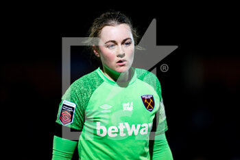 2022-01-26 - West Ham United goalkeeper Anna Leat (18) during the Women's English championship, FA Women's Super League football match between Chelsea and West Ham United on January 26, 2022 at Kingsmeadow in Kingston, England - CHELSEA VS WEST HAM UNITED - ENGLISH FA WOMEN'S SUPER LEAGUE - SOCCER