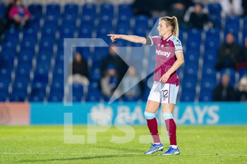 2022-01-26 - West Ham United midfielder Kate Longhurst (12) during the Women's English championship, FA Women's Super League football match between Chelsea and West Ham United on January 26, 2022 at Kingsmeadow in Kingston, England - CHELSEA VS WEST HAM UNITED - ENGLISH FA WOMEN'S SUPER LEAGUE - SOCCER