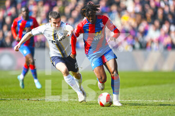 2022-03-20 - Everton defender Seamus Coleman (23) and Crystal Palace 10 Eberechi Eze during the English FA Cup, quarter-finals football match between Crystal Palace and Everton on March 20, 2022 at Selhurst Park in London, England - CRYSTAL PALACE VS EVERTON - ENGLISH LEAGUE CUP - SOCCER