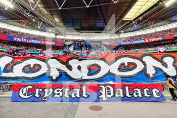 2022-04-17 - Crystal Palace fans, supporters during the English FA Cup, semi-final football match between Chelsea and Crystal Palace on April 17, 2022 at Wembley Stadium in London, England - CHELSEA VS CRYSTAL PALACE - ENGLISH LEAGUE CUP - SOCCER