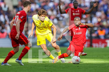 2022-05-14 - Marcos Alonso (3) of Chelsea brings down Sadio Mane (10) of Liverpool during the English FA Cup, Final football match between Chelsea and Liverpool on May 14, 2022 at Wembley Stadium in London, England - FINAL - CHELSEA VS LIVERPOOL - ENGLISH LEAGUE CUP - SOCCER