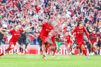 2022-05-14 - Liverpool players celebrate at full time during the English FA Cup, Final football match between Chelsea and Liverpool on May 14, 2022 at Wembley Stadium in London, England - FINAL - CHELSEA VS LIVERPOOL - ENGLISH LEAGUE CUP - SOCCER