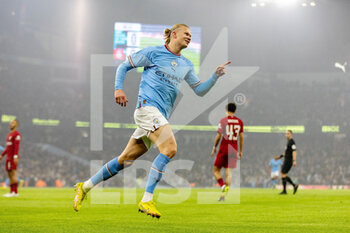 2022-12-22 - Manchester City forward Erling Haaland (9) scores and celebrates 1-0 during the English League Cup, EFL 4th Round Carabao Cup, football match between Manchester City and Liverpool on December 22, 2022 at the Etihad Stadium in Manchester, England - FOOTBALL - ENGLISH LEAGUE CUP - MANCHESTER CITY V LIVERPOOL - ENGLISH LEAGUE CUP - SOCCER