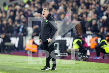 2022-01-12 - Dean Smith Manager of Norwich City during the English championship Premier League football match between West Ham United and Norwich City on 12 January 2022 at the London Stadium in London, England - WEST HAM UNITED VS NORWICH CITY - ENGLISH PREMIER LEAGUE - SOCCER