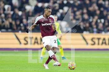 2022-01-12 - Issa Diop (23) of West Ham United during the English championship Premier League football match between West Ham United and Norwich City on 12 January 2022 at the London Stadium in London, England - WEST HAM UNITED VS NORWICH CITY - ENGLISH PREMIER LEAGUE - SOCCER