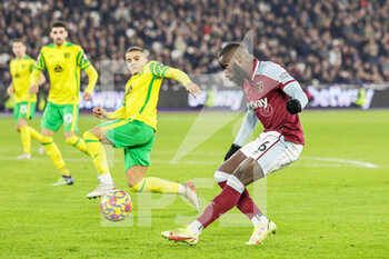 2022-01-12 - Arthur Masuaku (26) of West Ham United during the English championship Premier League football match between West Ham United and Norwich City on 12 January 2022 at the London Stadium in London, England - WEST HAM UNITED VS NORWICH CITY - ENGLISH PREMIER LEAGUE - SOCCER
