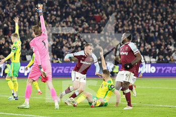 2022-01-12 - Jarrod Bowen (20) of West Ham United scores a goal and celebrates 2-0 during the English championship Premier League football match between West Ham United and Norwich City on 12 January 2022 at the London Stadium in London, England - WEST HAM UNITED VS NORWICH CITY - ENGLISH PREMIER LEAGUE - SOCCER