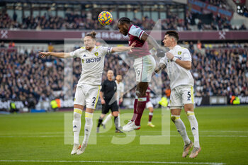 2022-01-16 - West Ham United striker Michail Antonio (9) heading the ball towards the goal during the English championship Premier League football match between West Ham United and Leeds United on January 16, 2022 at the London Stadium in London, England - WEST HAM UNITED VS LEEDS UNITED - ENGLISH PREMIER LEAGUE - SOCCER