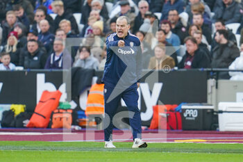 2022-01-16 - Marcelo Bielsa of Leeds United (Manager) during the English championship Premier League football match between West Ham United and Leeds United on January 16, 2022 at the London Stadium in London, England - WEST HAM UNITED VS LEEDS UNITED - ENGLISH PREMIER LEAGUE - SOCCER