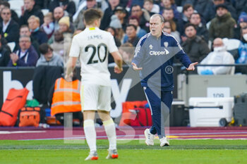 2022-01-16 - Marcelo Bielsa of Leeds United (Manager) during the English championship Premier League football match between West Ham United and Leeds United on January 16, 2022 at the London Stadium in London, England - WEST HAM UNITED VS LEEDS UNITED - ENGLISH PREMIER LEAGUE - SOCCER