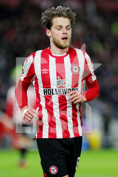 2022-01-20 - Brentford midfielder Mathias Jensen during the English championship Premier League football match between Brentford and Manchester United on January 19, 2022 at Brentford Community Stadium in Brentford, England - BRENTFORD VS MANCHESTER UNITED - ENGLISH PREMIER LEAGUE - SOCCER