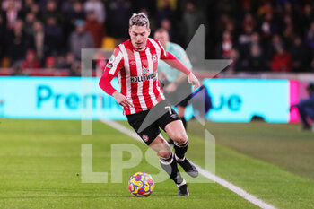 2022-01-20 - Brentford forward Sergi Canos during the English championship Premier League football match between Brentford and Manchester United on January 19, 2022 at Brentford Community Stadium in Brentford, England - BRENTFORD VS MANCHESTER UNITED - ENGLISH PREMIER LEAGUE - SOCCER