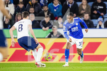 2022-01-19 - Leicester City Forward Ademola Lookman during the English championship Premier League football match between Leicester City and Tottenham Hotspur on January 19, 2022 at the King Power Stadium in Leicester, England - LEICESTER CITY VS TOTTENHAM HOTSPUR - ENGLISH PREMIER LEAGUE - SOCCER