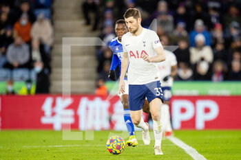 2022-01-19 - Ben Davies (33) of Tottenham during the English championship Premier League football match between Leicester City and Tottenham Hotspur on January 19, 2022 at the King Power Stadium in Leicester, England - LEICESTER CITY VS TOTTENHAM HOTSPUR - ENGLISH PREMIER LEAGUE - SOCCER