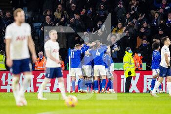 2022-01-19 - Leicester City Midfielder James Maddison (10) celebrates his goal 2-1 with team mates during the English championship Premier League football match between Leicester City and Tottenham Hotspur on January 19, 2022 at the King Power Stadium in Leicester, England - LEICESTER CITY VS TOTTENHAM HOTSPUR - ENGLISH PREMIER LEAGUE - SOCCER