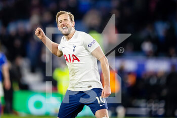 2022-01-19 - Harry Kane (10) of Tottenham Hotspur celebrates late win during the English championship Premier League football match between Leicester City and Tottenham Hotspur on January 19, 2022 at the King Power Stadium in Leicester, England - LEICESTER CITY VS TOTTENHAM HOTSPUR - ENGLISH PREMIER LEAGUE - SOCCER