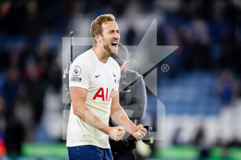 2022-01-19 - Harry Kane (10) of Tottenham Hotspur celebrates late win during the English championship Premier League football match between Leicester City and Tottenham Hotspur on January 19, 2022 at the King Power Stadium in Leicester, England - LEICESTER CITY VS TOTTENHAM HOTSPUR - ENGLISH PREMIER LEAGUE - SOCCER