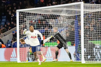 2022-01-19 - Steven Bergwijn (23) of Tottenham Hotspur celebrates his goal 2-2 during the English championship Premier League football match between Leicester City and Tottenham Hotspur on January 19, 2022 at the King Power Stadium in Leicester, England - LEICESTER CITY VS TOTTENHAM HOTSPUR - ENGLISH PREMIER LEAGUE - SOCCER