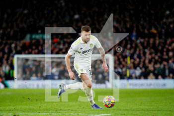 2022-01-22 - Leeds United defender Stuart Dallas during the English championship Premier League football match between Leeds United and Newcastle United on January 22, 2022 at Elland Road in Leeds, England - LEEDS UNITED VS NEWCASTLE UNITED - ENGLISH PREMIER LEAGUE - SOCCER