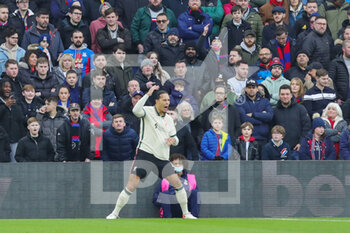 2022-01-24 - Liverpool defender Virgil van Dijk (4) celebrates after his goal 0-1 during the English championship Premier League football match between Crystal Palace and Liverpool on January 23, 2022 at Selhurst Park in London, England - CRYSTAL PALACE VS LIVERPOOL - ENGLISH PREMIER LEAGUE - SOCCER