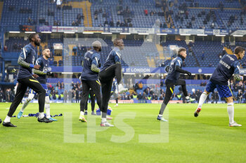 2022-01-23 - Chelsea players warm up during the English championship Premier League football match between Chelsea and Tottenham Hotspur on January 23, 2022 at Stamford Bridge in London, England - CHELSEA VS TOTTENHAM HOTSPUR - ENGLISH PREMIER LEAGUE - SOCCER