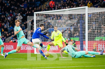 2022-01-23 - Leicester City Midfielder James Maddison (10) shoots at goal during the English championship Premier League football match between Leicester City and Brighton and Hove Albion on January 23, 2022 at the King Power Stadium in Leicester, England - LEICESTER CITY VS BRIGHTON AND HOVE ALBION - ENGLISH PREMIER LEAGUE - SOCCER