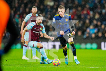 2022-02-08 - Manchester United midfielder Scott McTominay during the English championship Premier League football match between Burnley and Manchester United on February 8, 2022 at Turf Moor in Burnley, England - BURNLEY VS MANCHESTER UNITED - ENGLISH PREMIER LEAGUE - SOCCER