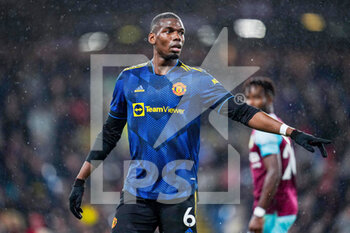 2022-02-08 - Manchester United midfielder Paul Pogba (6) during the English championship Premier League football match between Burnley and Manchester United on February 8, 2022 at Turf Moor in Burnley, England - BURNLEY VS MANCHESTER UNITED - ENGLISH PREMIER LEAGUE - SOCCER