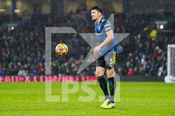2022-02-08 - Manchester United defender Harry Maguire during the English championship Premier League football match between Burnley and Manchester United on February 8, 2022 at Turf Moor in Burnley, England - BURNLEY VS MANCHESTER UNITED - ENGLISH PREMIER LEAGUE - SOCCER