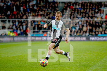 2022-02-08 - Newcastle United midfielder Ryan Fraser during the English championship Premier League football match between Newcastle United and Everton on February 8, 2022 at St James's Park in Newcastle, England - NEWCASTLE UNITED VS EVERTON - ENGLISH PREMIER LEAGUE - SOCCER