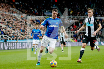 2022-02-08 - Everton defender Michael Keane during the English championship Premier League football match between Newcastle United and Everton on February 8, 2022 at St James's Park in Newcastle, England - NEWCASTLE UNITED VS EVERTON - ENGLISH PREMIER LEAGUE - SOCCER