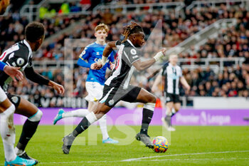 2022-02-08 - Newcastle United forward Allan Saint-Maximin during the English championship Premier League football match between Newcastle United and Everton on February 8, 2022 at St James's Park in Newcastle, England - NEWCASTLE UNITED VS EVERTON - ENGLISH PREMIER LEAGUE - SOCCER