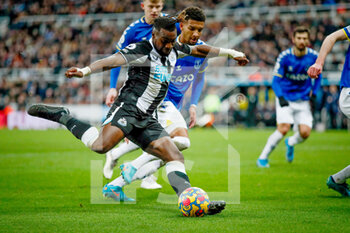 2022-02-08 - Newcastle United forward Allan Saint-Maximin during the English championship Premier League football match between Newcastle United and Everton on February 8, 2022 at St James's Park in Newcastle, England - NEWCASTLE UNITED VS EVERTON - ENGLISH PREMIER LEAGUE - SOCCER