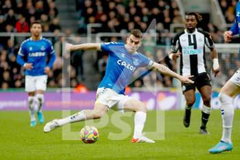 2022-02-08 - Everton defender Seamus Coleman during the English championship Premier League football match between Newcastle United and Everton on February 8, 2022 at St James's Park in Newcastle, England - NEWCASTLE UNITED VS EVERTON - ENGLISH PREMIER LEAGUE - SOCCER