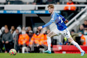 2022-02-08 - Everton midfielder Anthony Gordon during the English championship Premier League football match between Newcastle United and Everton on February 8, 2022 at St James's Park in Newcastle, England - NEWCASTLE UNITED VS EVERTON - ENGLISH PREMIER LEAGUE - SOCCER