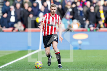 2022-02-12 - Kristoffer Ajer (20) of Brentford during the English championship Premier League football match between Brentford and Crystal Palace on February 12, 2022 at Brentford Community Stadium in Brentford, England - BRENTFORD VS CRYSTAL PALACE - ENGLISH PREMIER LEAGUE - SOCCER